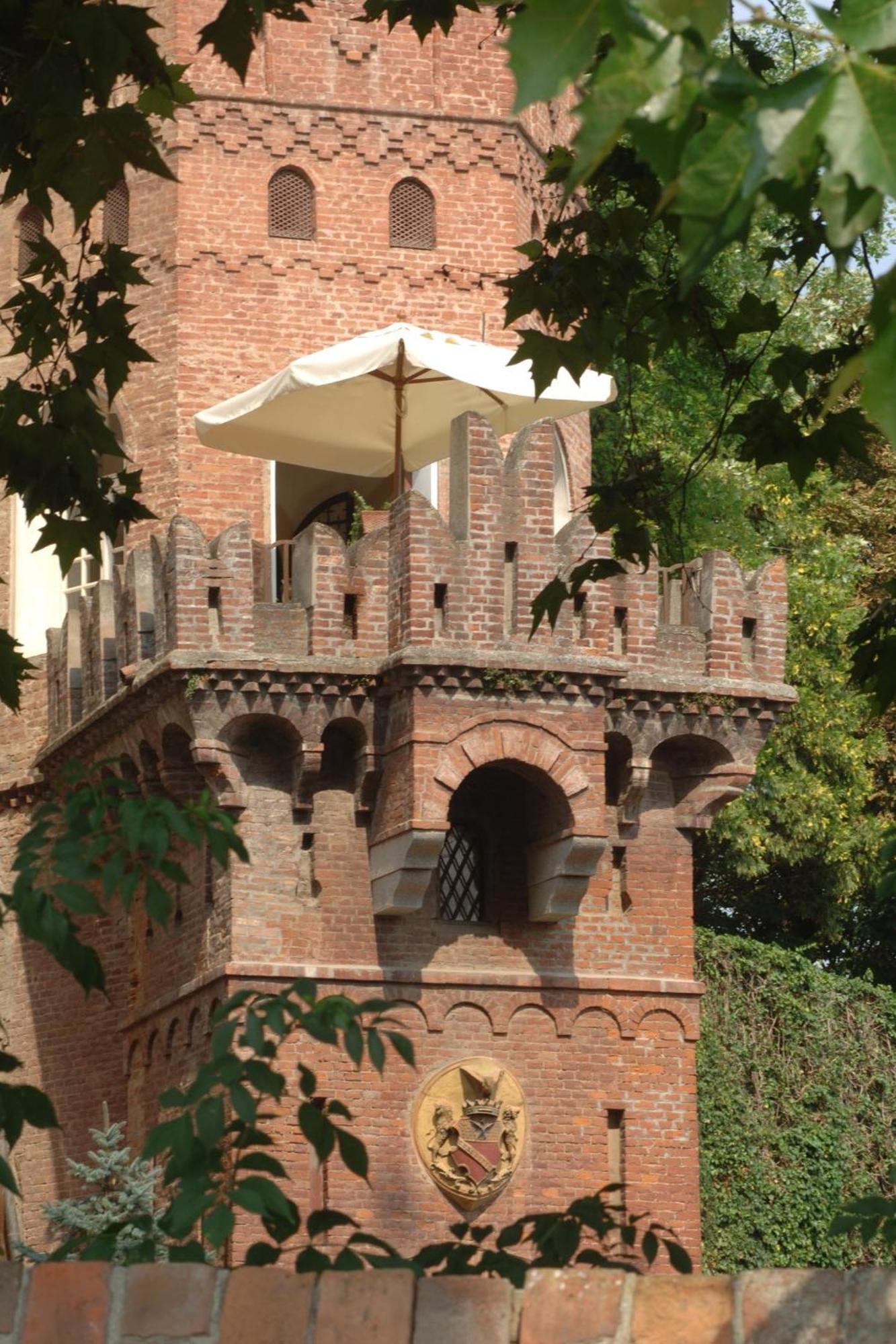 Relais Del Castello Di Oviglio Hotel Exterior photo