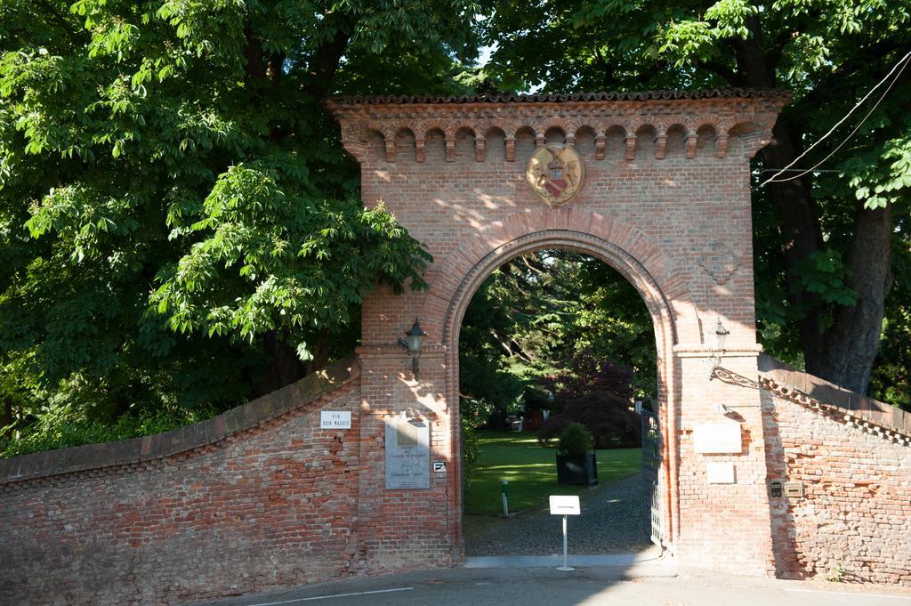 Relais Del Castello Di Oviglio Hotel Exterior photo