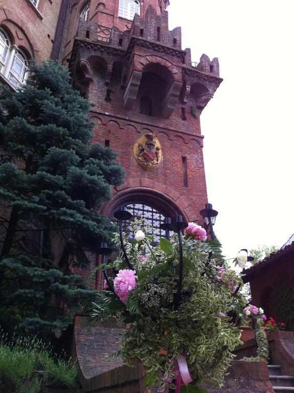 Relais Del Castello Di Oviglio Hotel Exterior photo