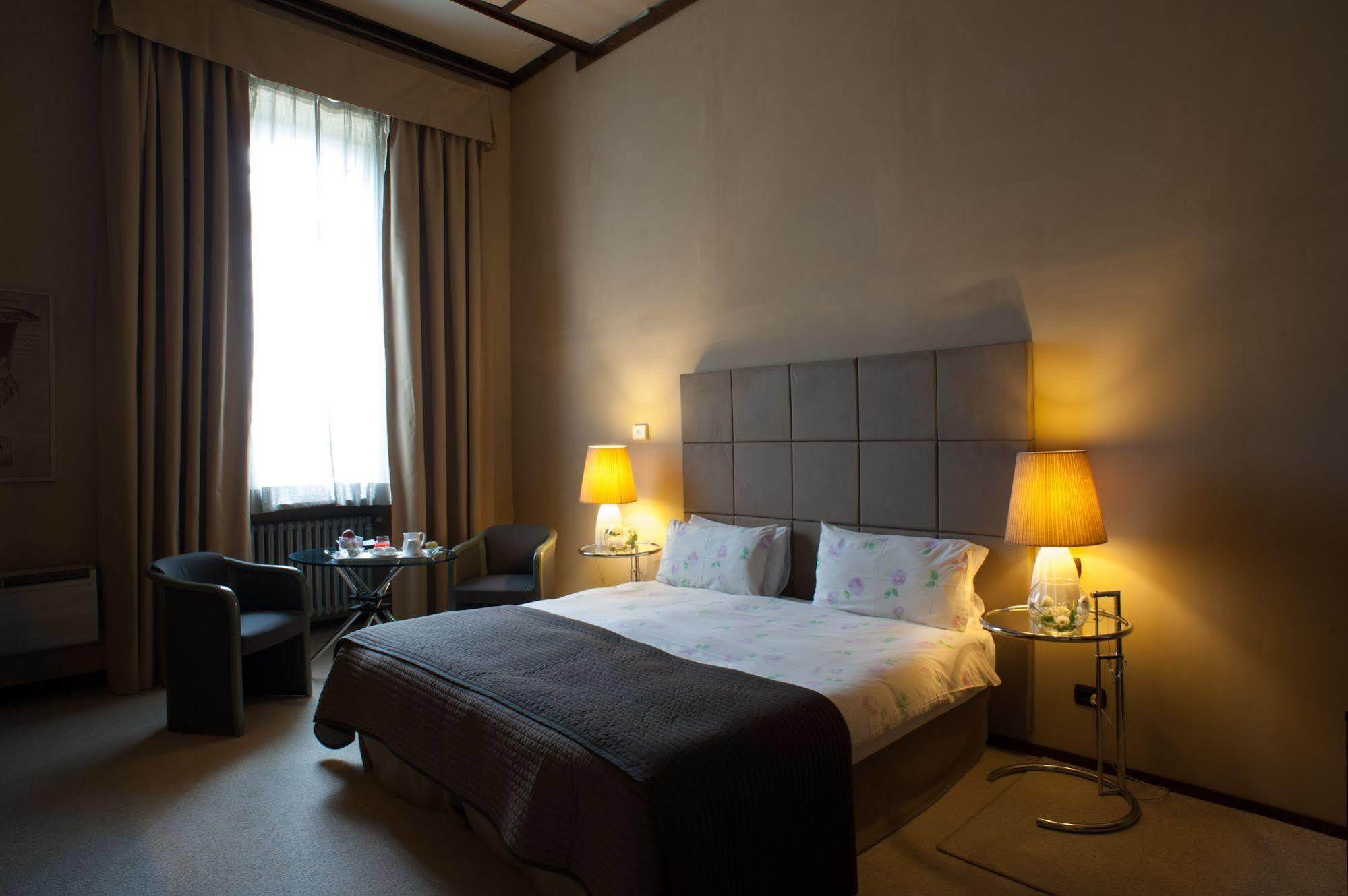Relais Del Castello Di Oviglio Hotel Exterior photo